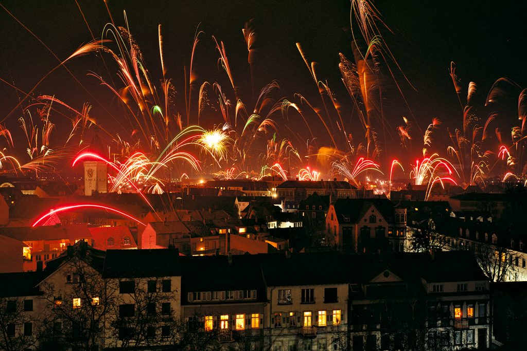 Feuerwerk über den Dächern von Speyer im Hotel Goldener Engel